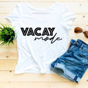 🌴 Embrace the Boho Vibes with Our "Vacay Mode" Tee! 🌴